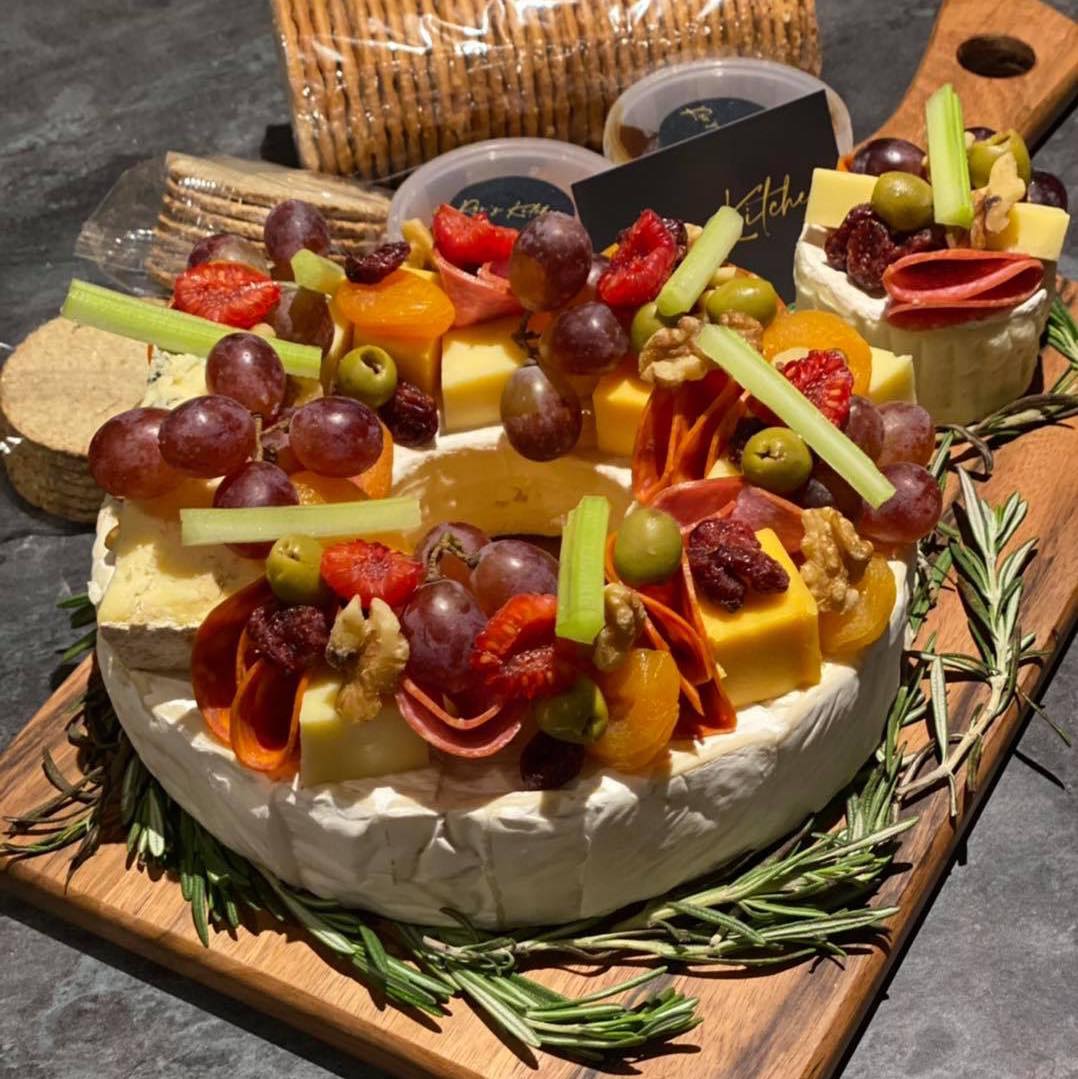 Roos Kitchen - Xmas Brie Wreath Roos Kitchen - Xmas Brie Wreath